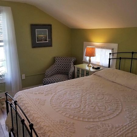 The Blackberry Inn Bed & Breakfast Watkins Glen Extérieur photo
