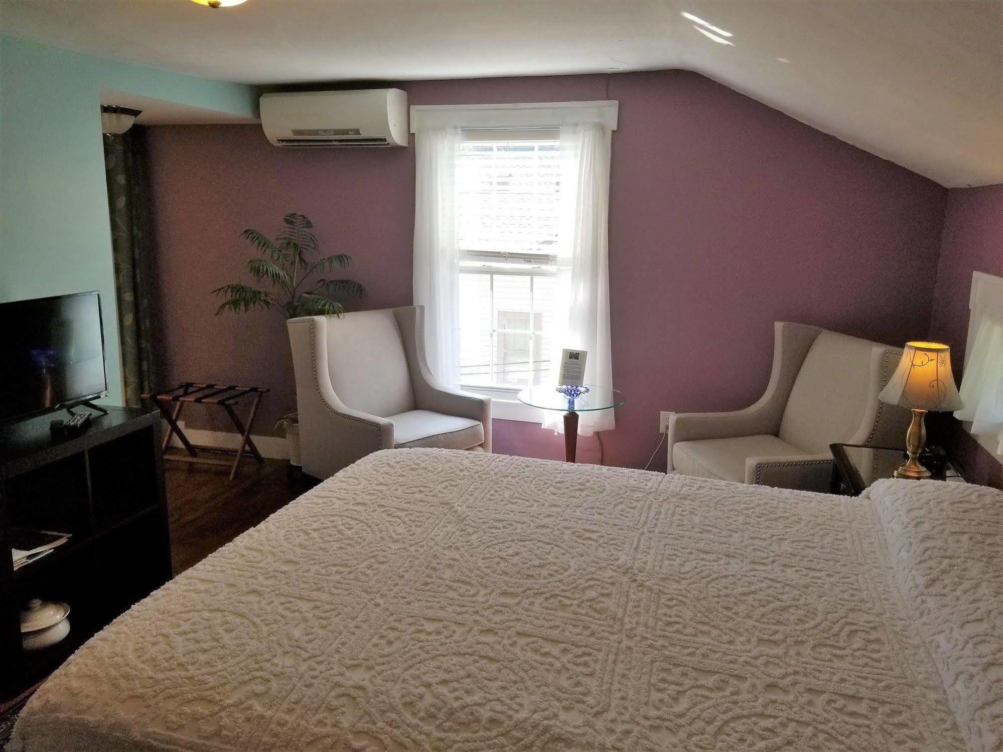 The Blackberry Inn Bed & Breakfast Watkins Glen Extérieur photo