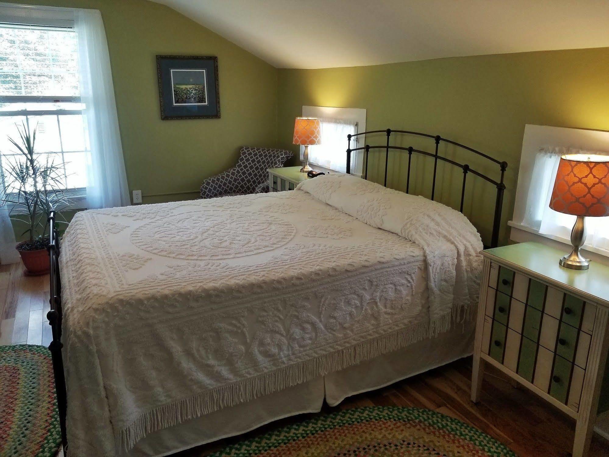 The Blackberry Inn Bed & Breakfast Watkins Glen Extérieur photo