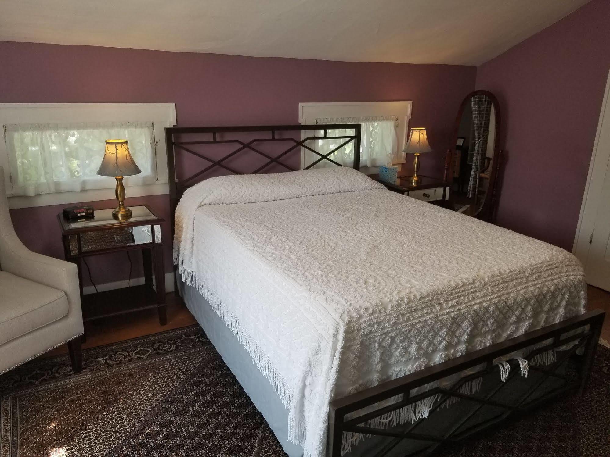 The Blackberry Inn Bed & Breakfast Watkins Glen Extérieur photo