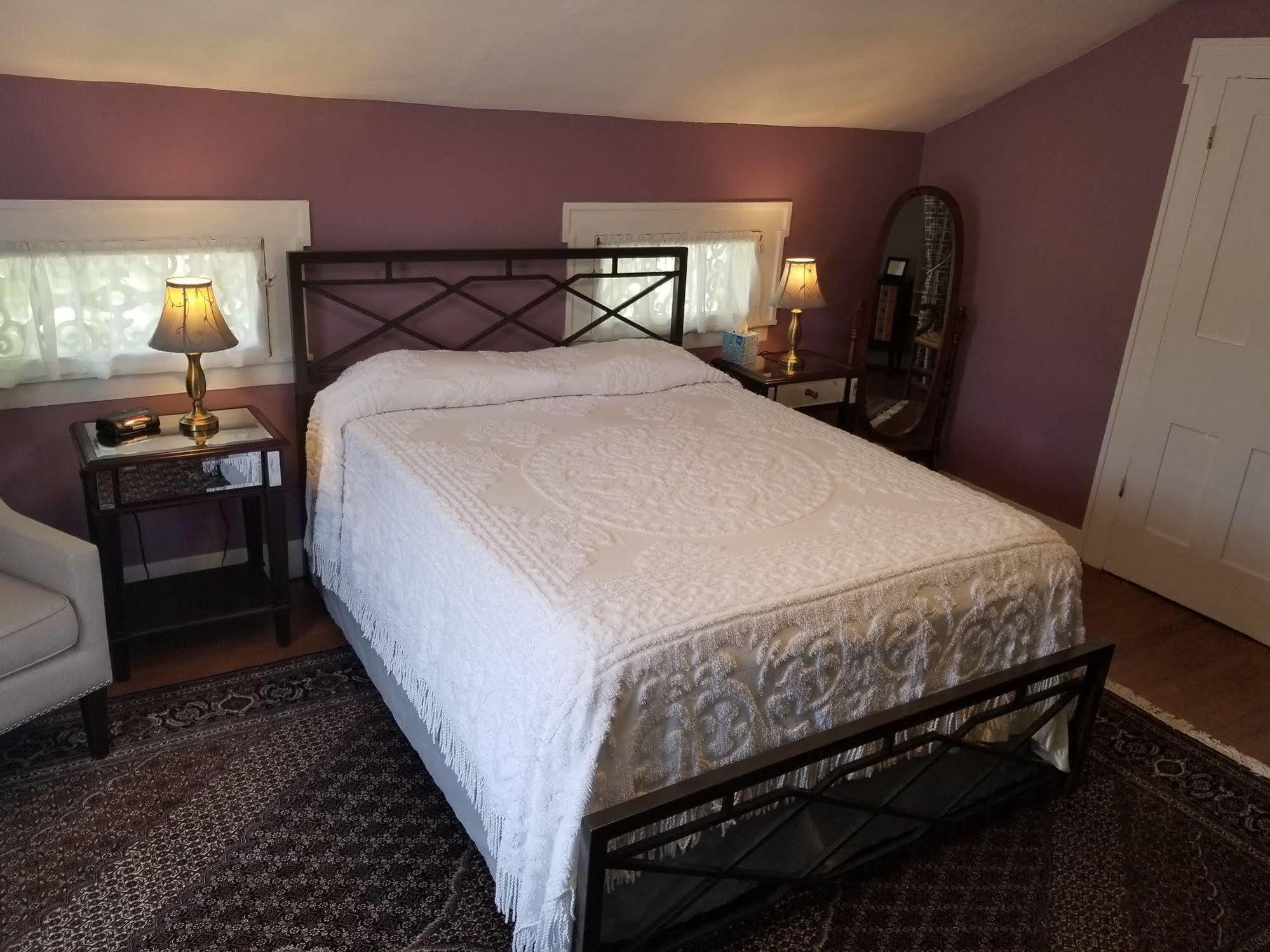 The Blackberry Inn Bed & Breakfast Watkins Glen Extérieur photo